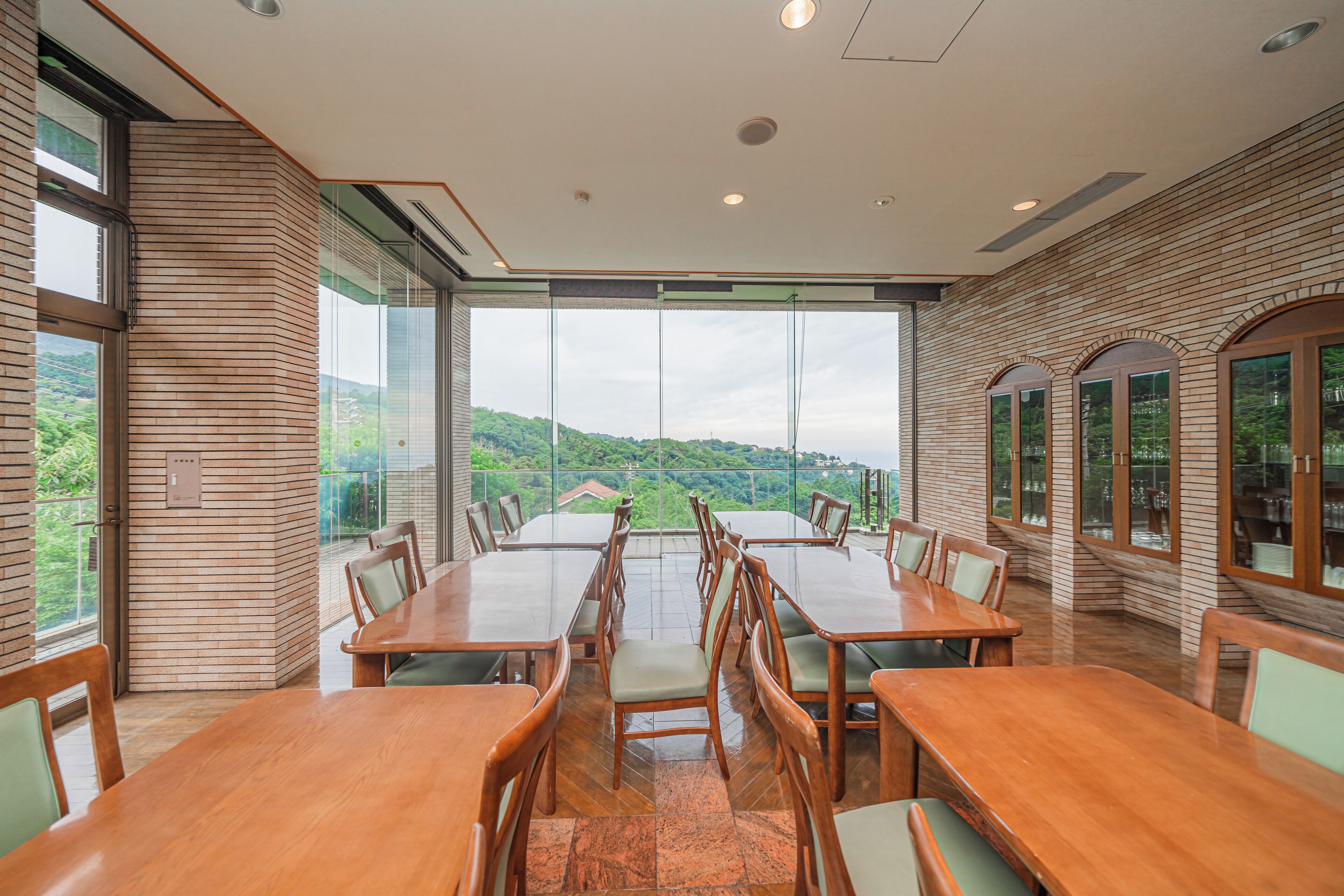 E Joy Inn Atami