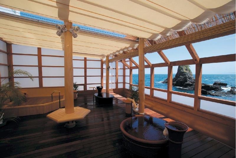 Hotel New Akao & Hotel Royal Wing