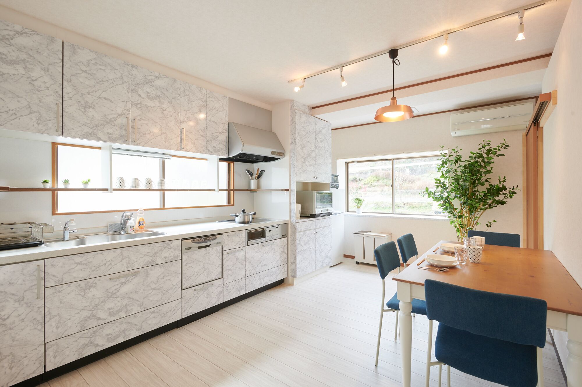 Ryoushi Minpaku Chouta