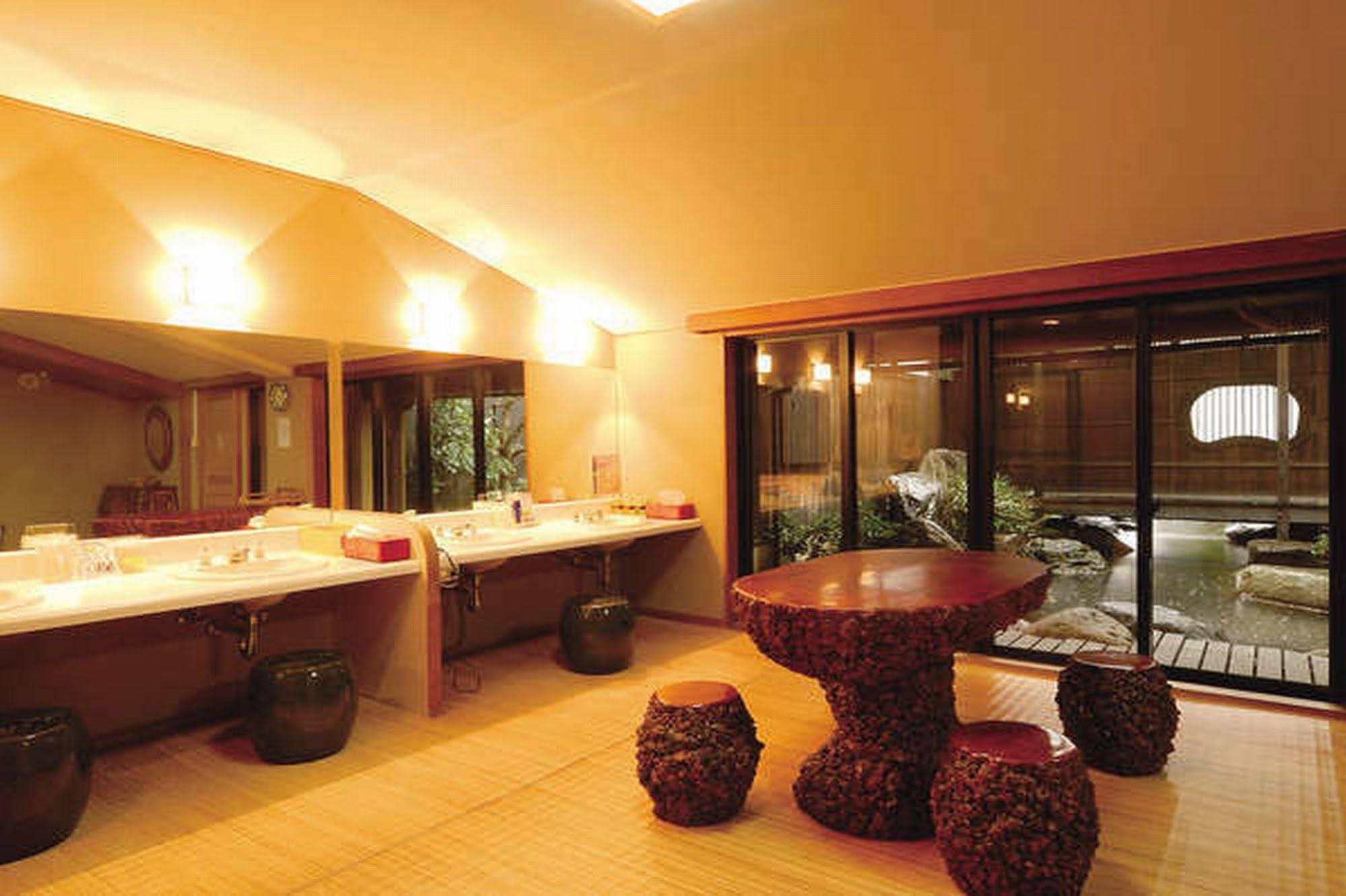 Onsen Yuraku