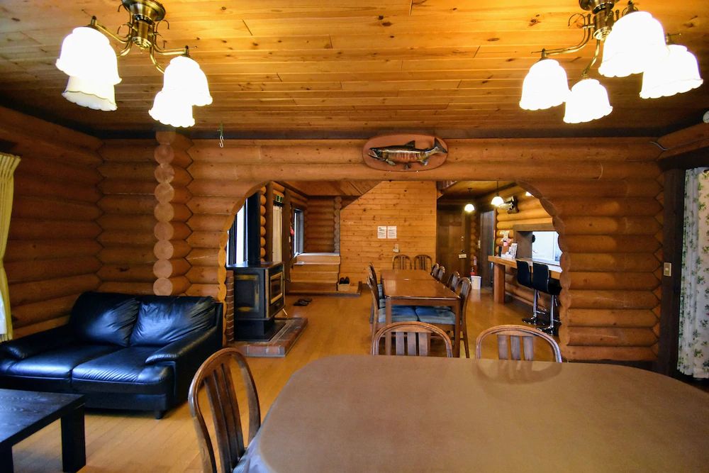 Canadian Log Cottage Takitaro