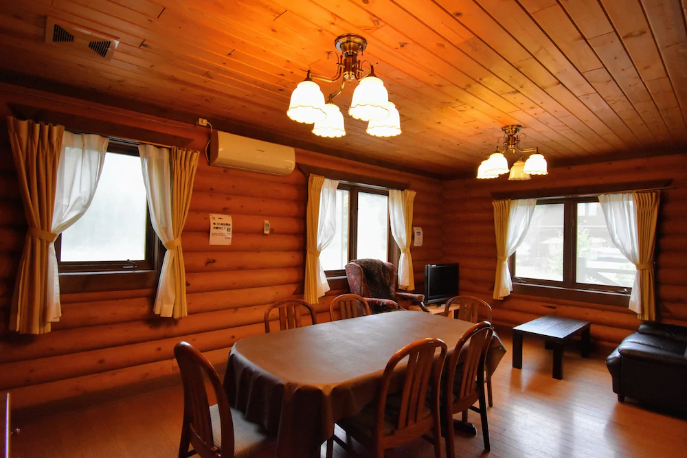 Canadian Log Cottage Takitaro