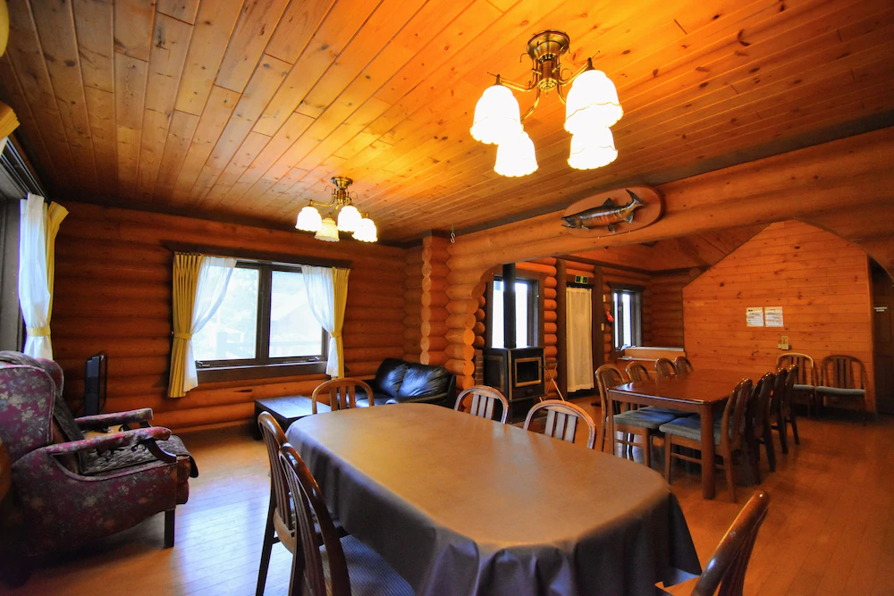 Canadian Log Cottage Takitaro