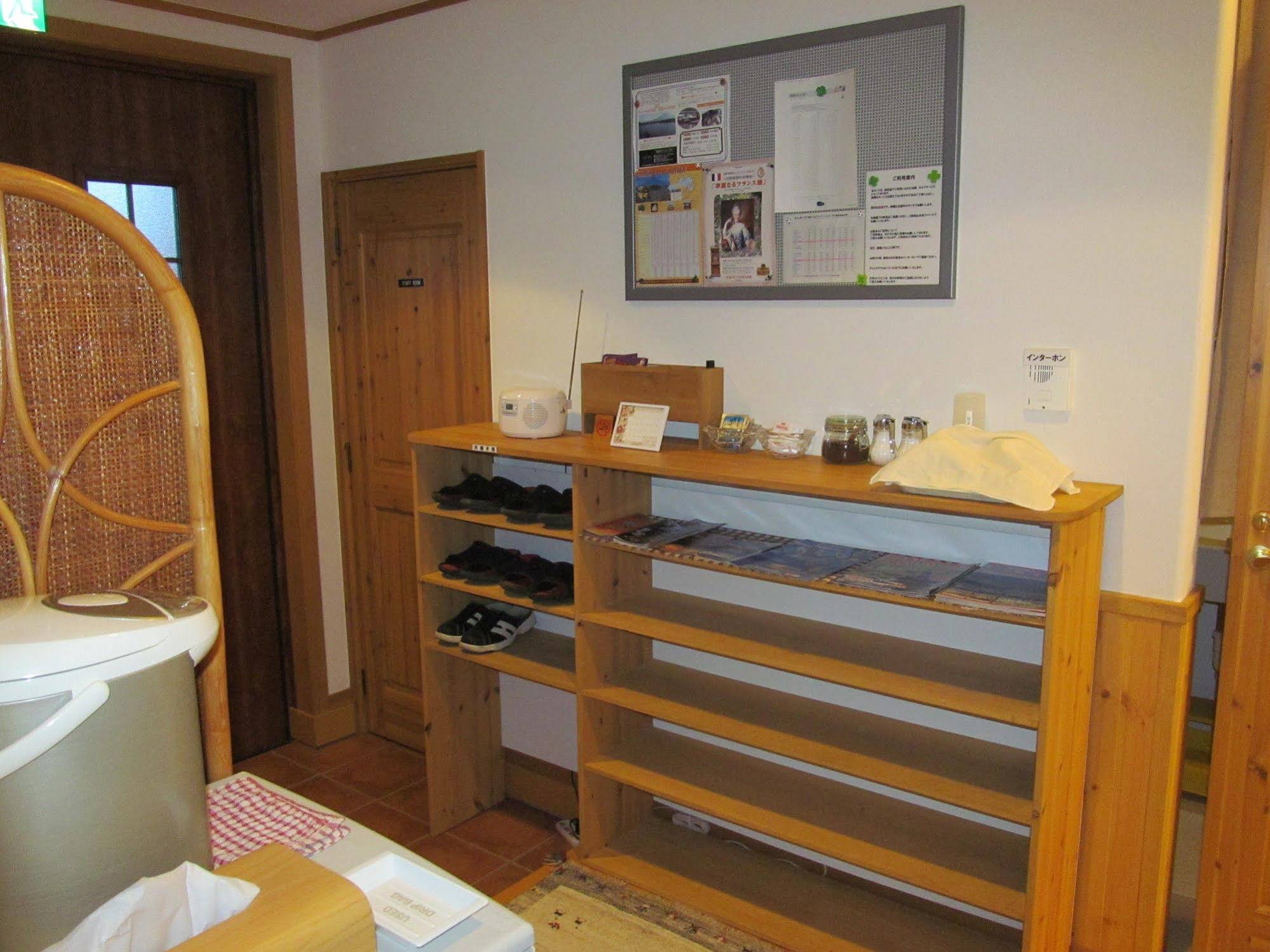 Lodge Orange Cabin