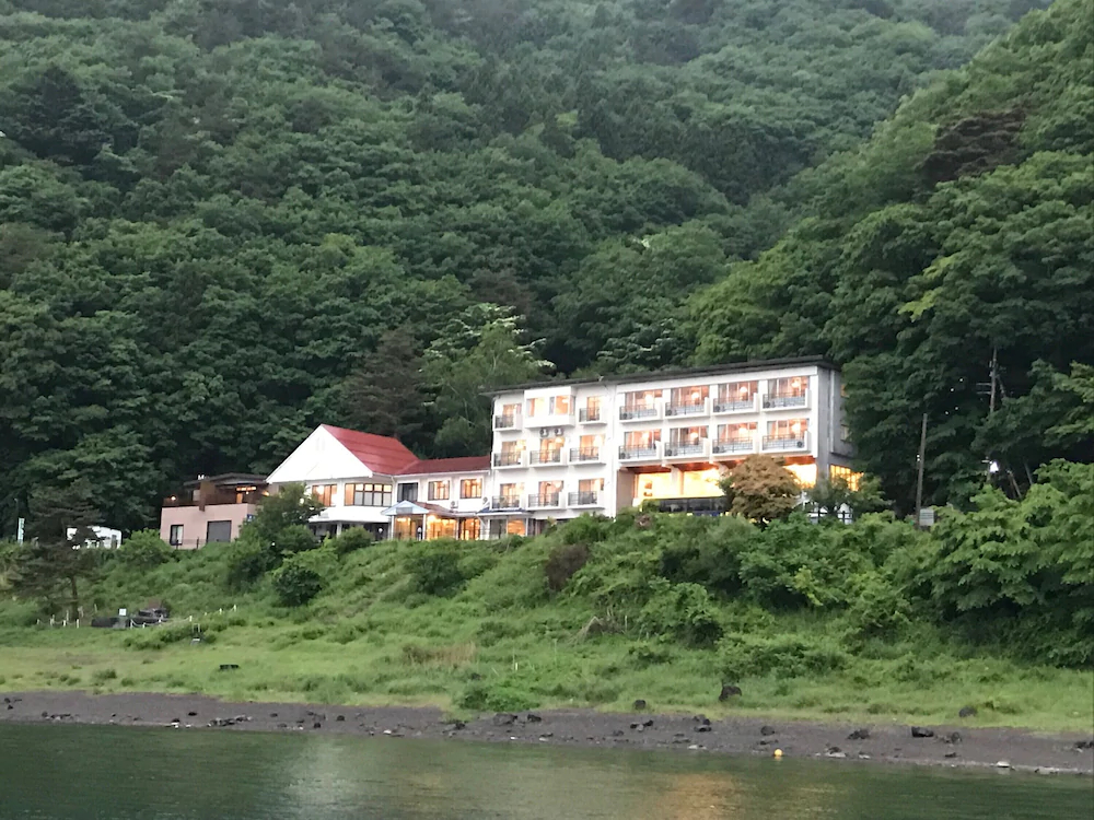 Shoji Lake Hotel