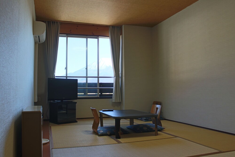 Shoji Mount Hotel