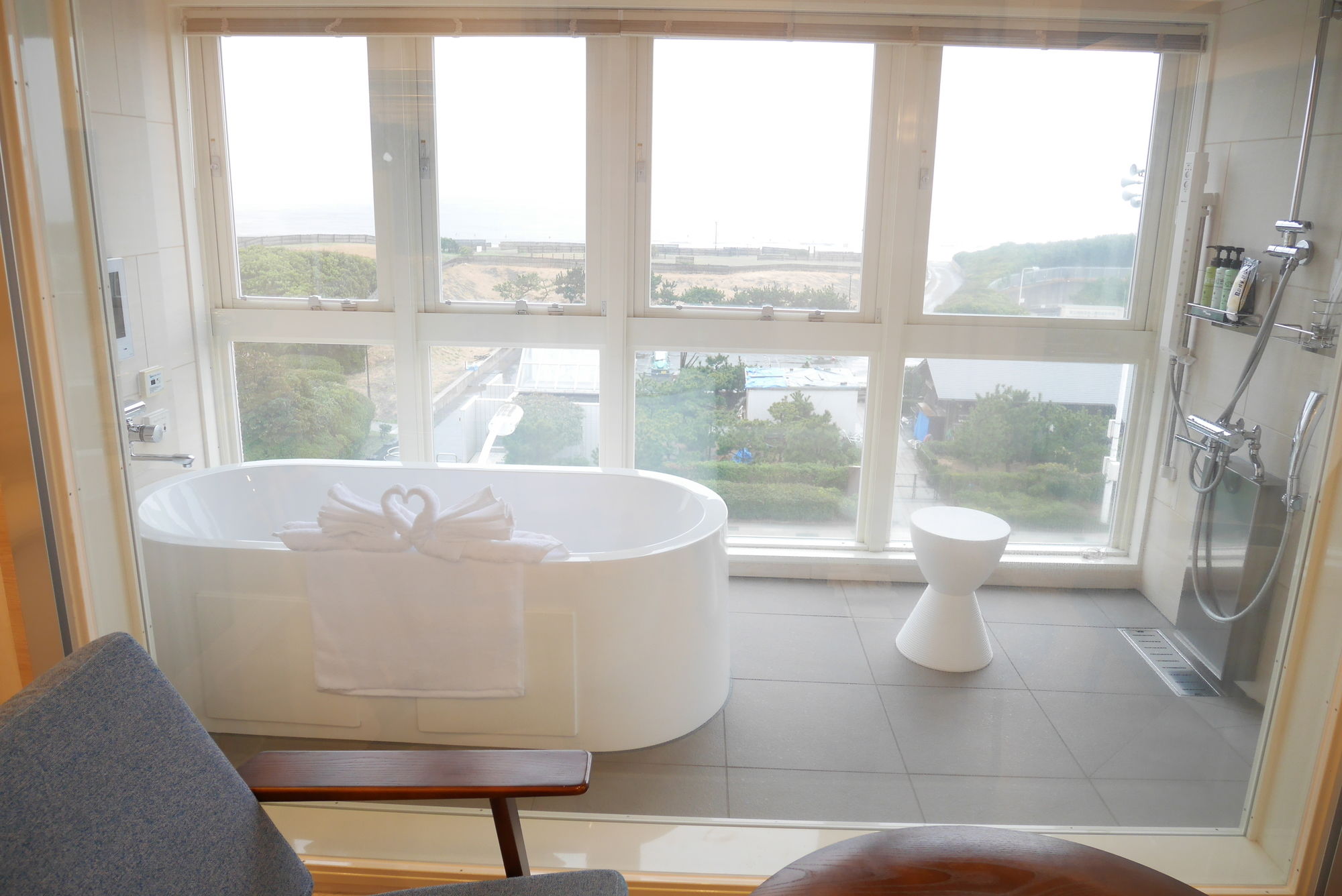 Breath Hotel