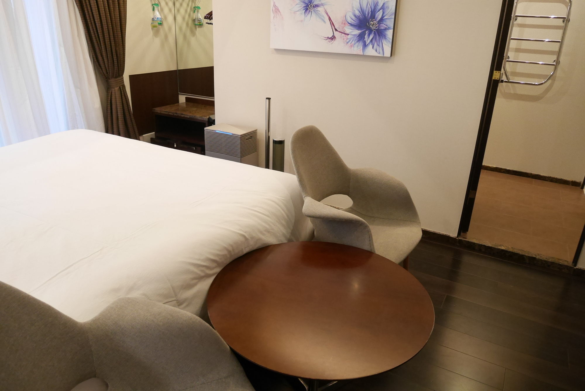 Breath Hotel