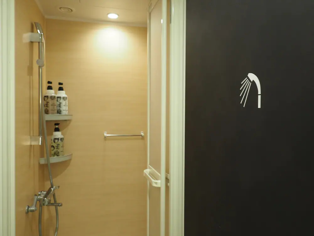 Leo Yu Capsule Hotel Nishi Funabashi