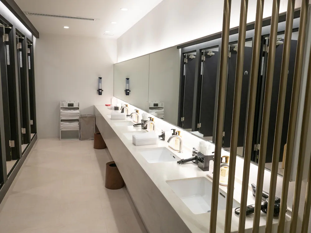 Leo Yu Capsule Hotel Nishi Funabashi