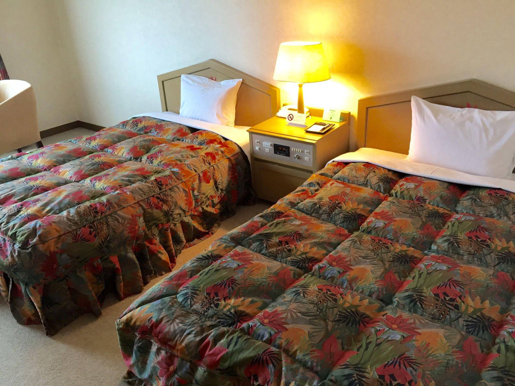 Breezbay Hotel & Resort Gero