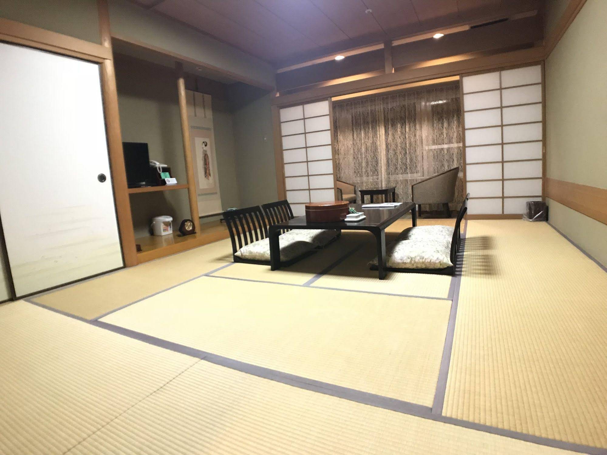 Breezbay Hotel & Resort Gero