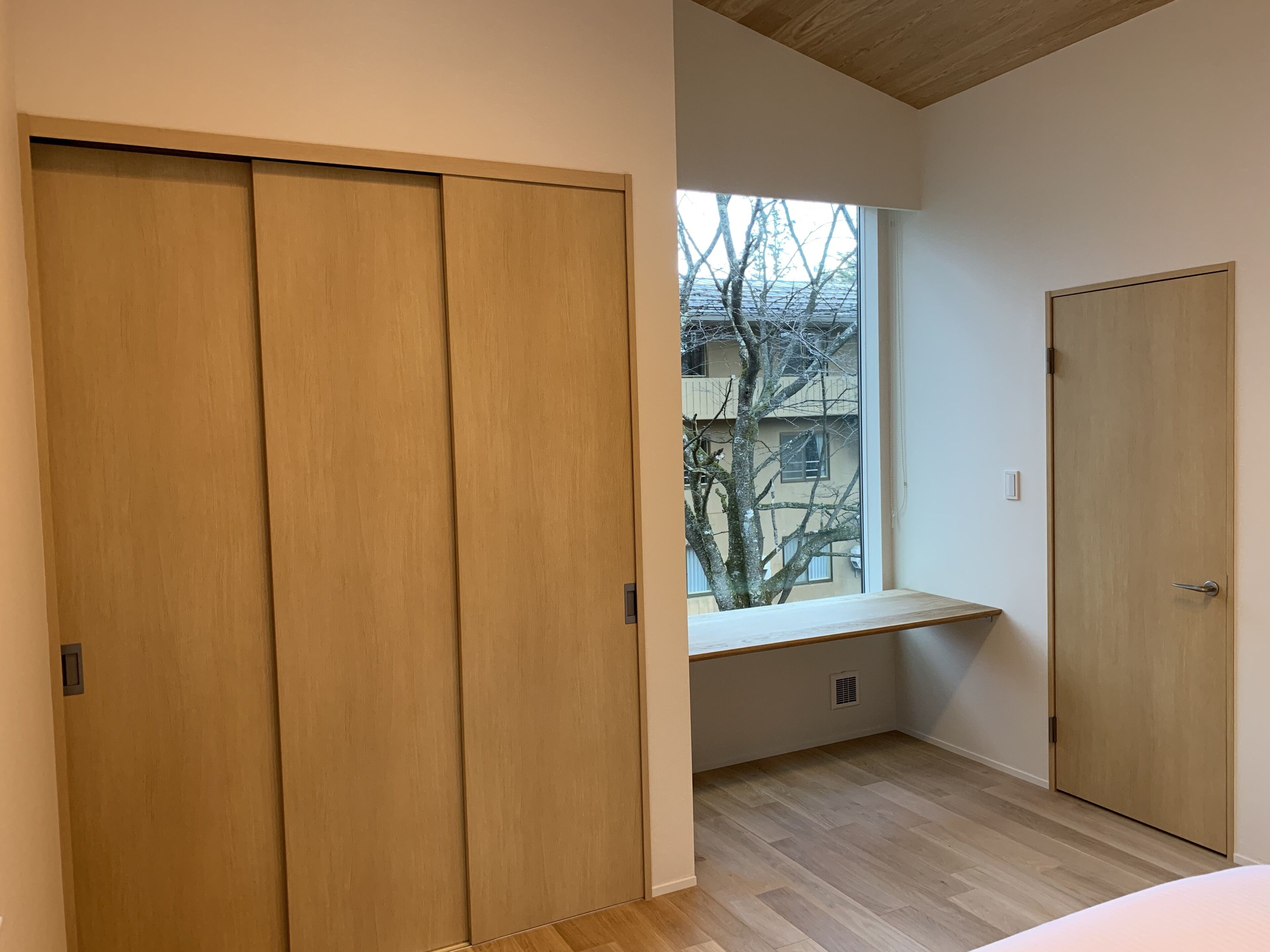 Kairos by the Mountain