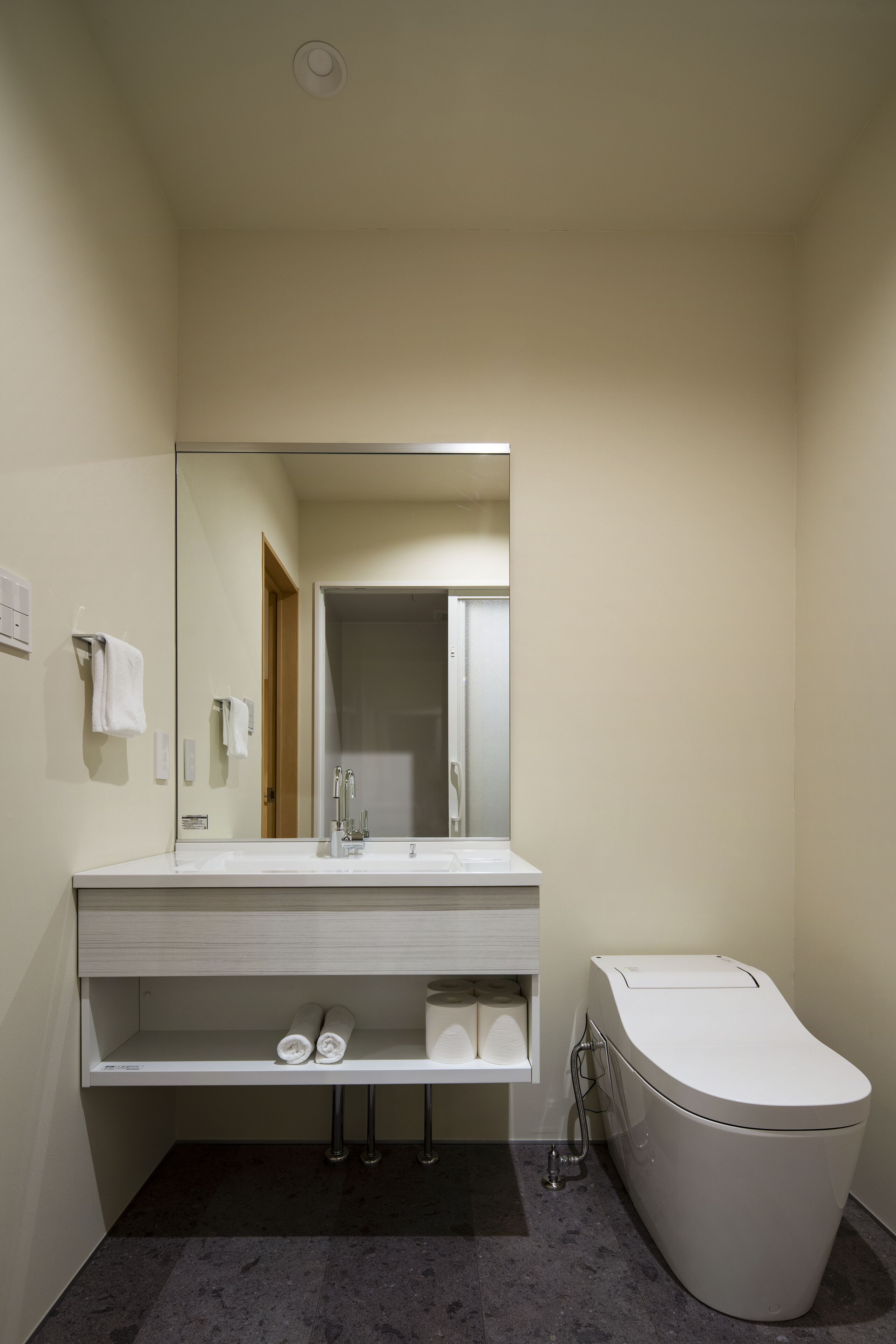 Kairos by the Mountain