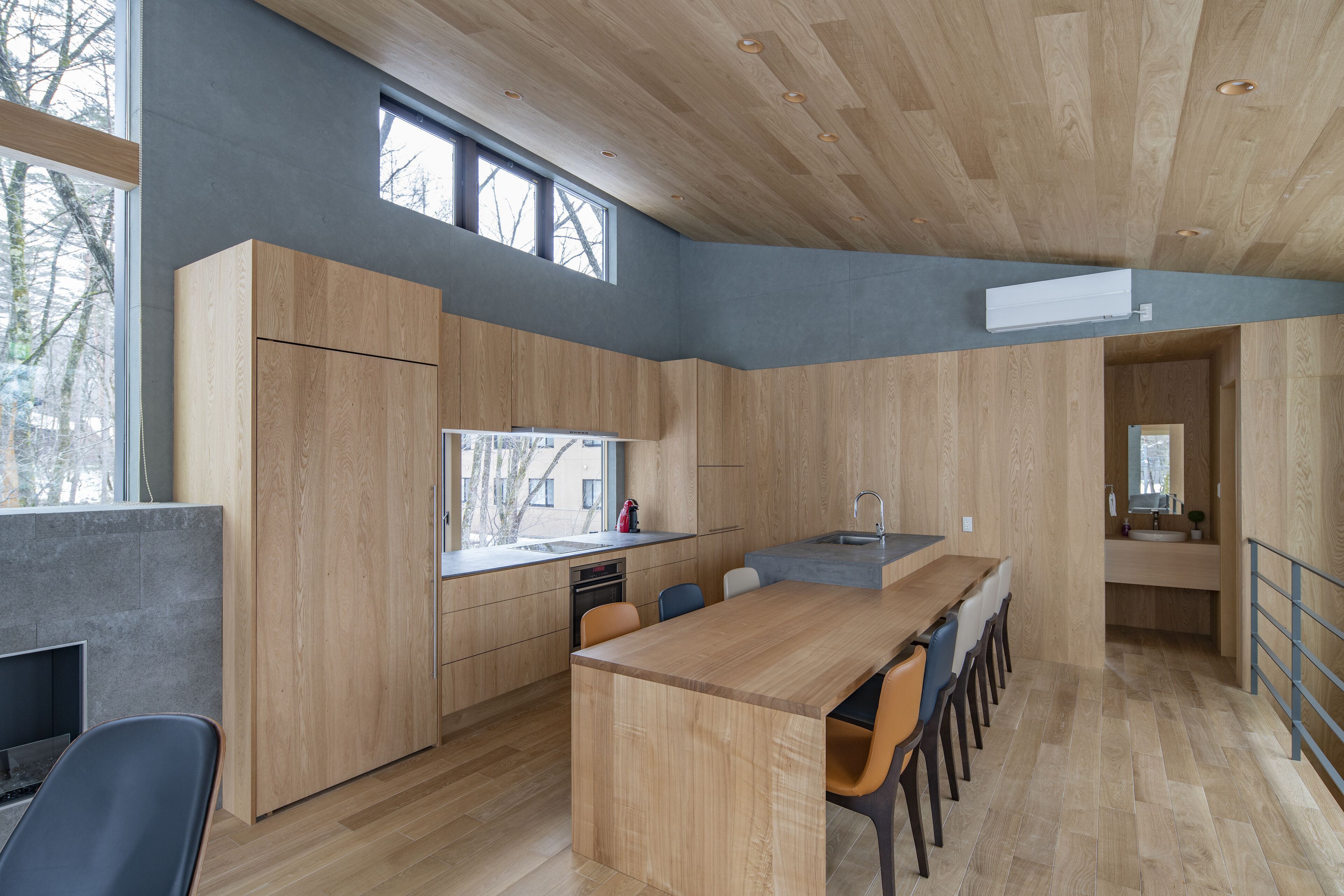 Kairos by the Mountain