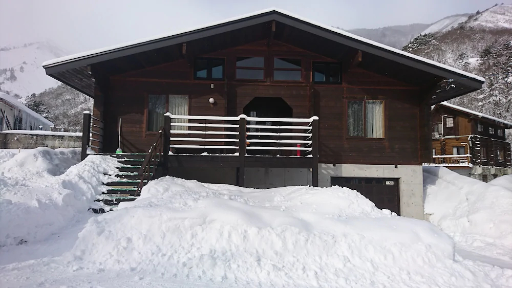 Woodpecker Chalet