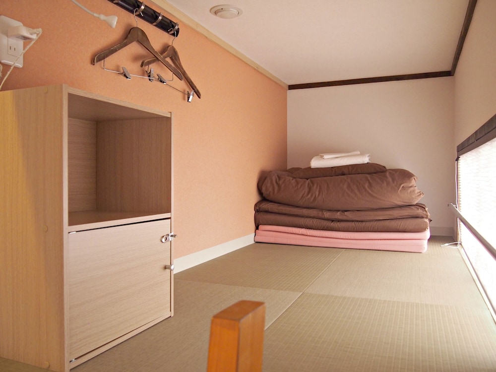 J-Hoppers Hiroshima Guesthouse