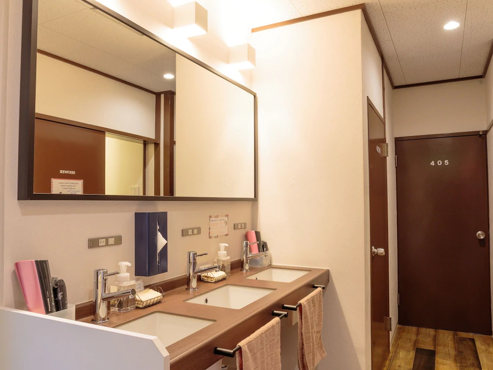 J-Hoppers Hiroshima Guesthouse