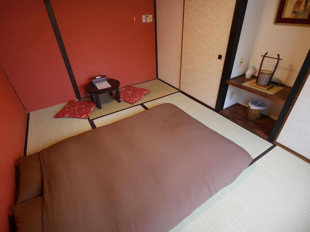 J-Hoppers Hiroshima Guesthouse