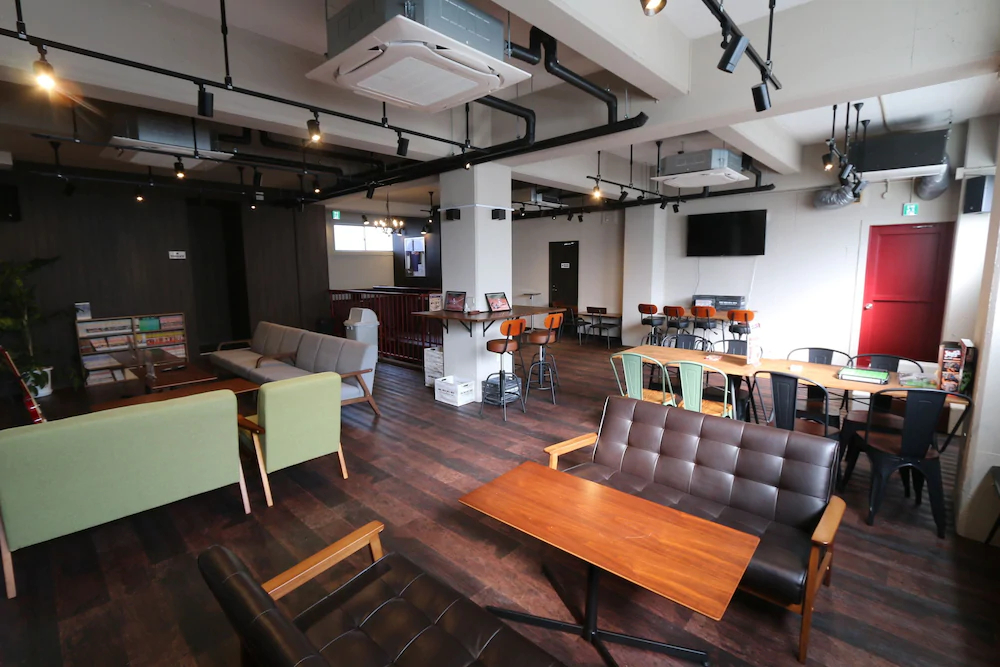 Red Helmet House & Sports Café Bar Hiroshima