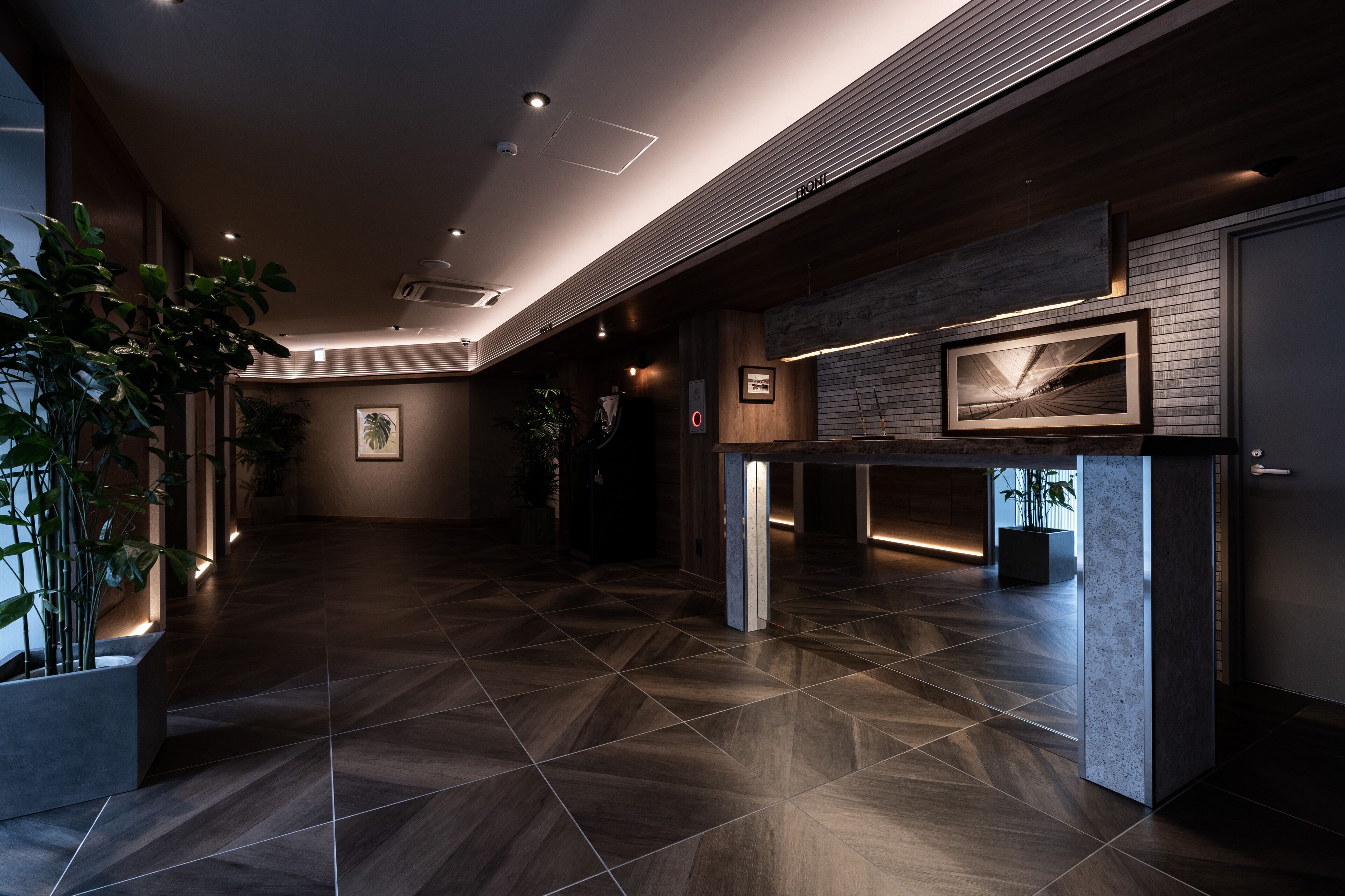 Y-HOTEL
