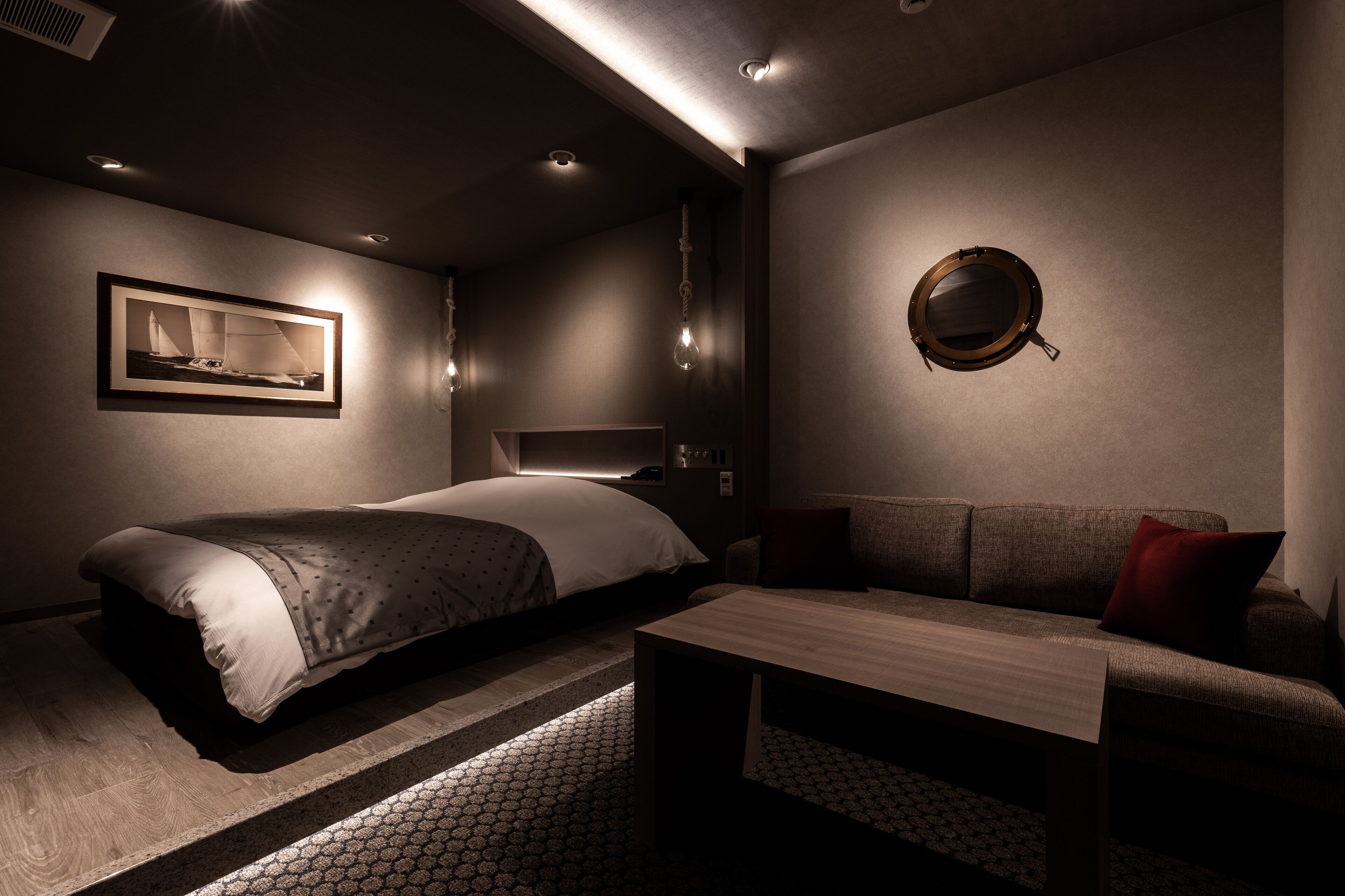 Y-HOTEL
