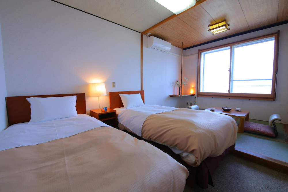 Lake Side Hotel Minatoya