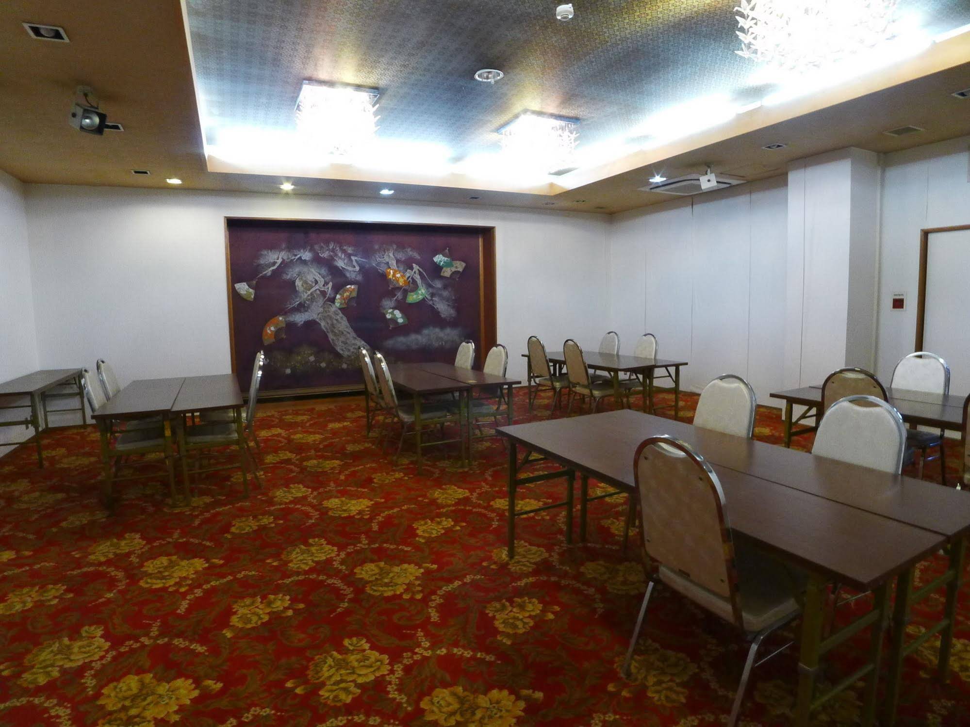 New Makomo Hotel