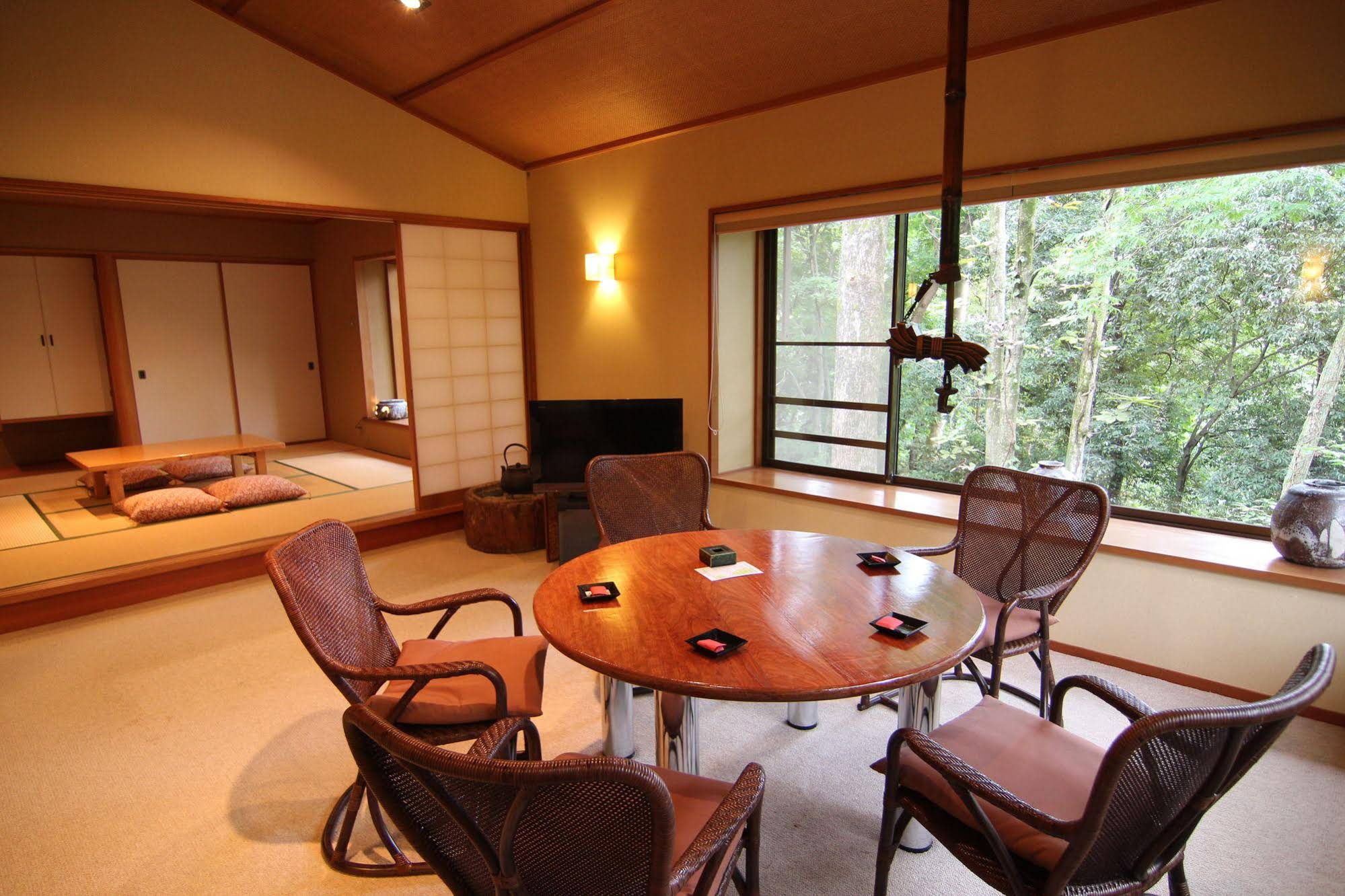 Izukogen Hanafubuki Ryokan