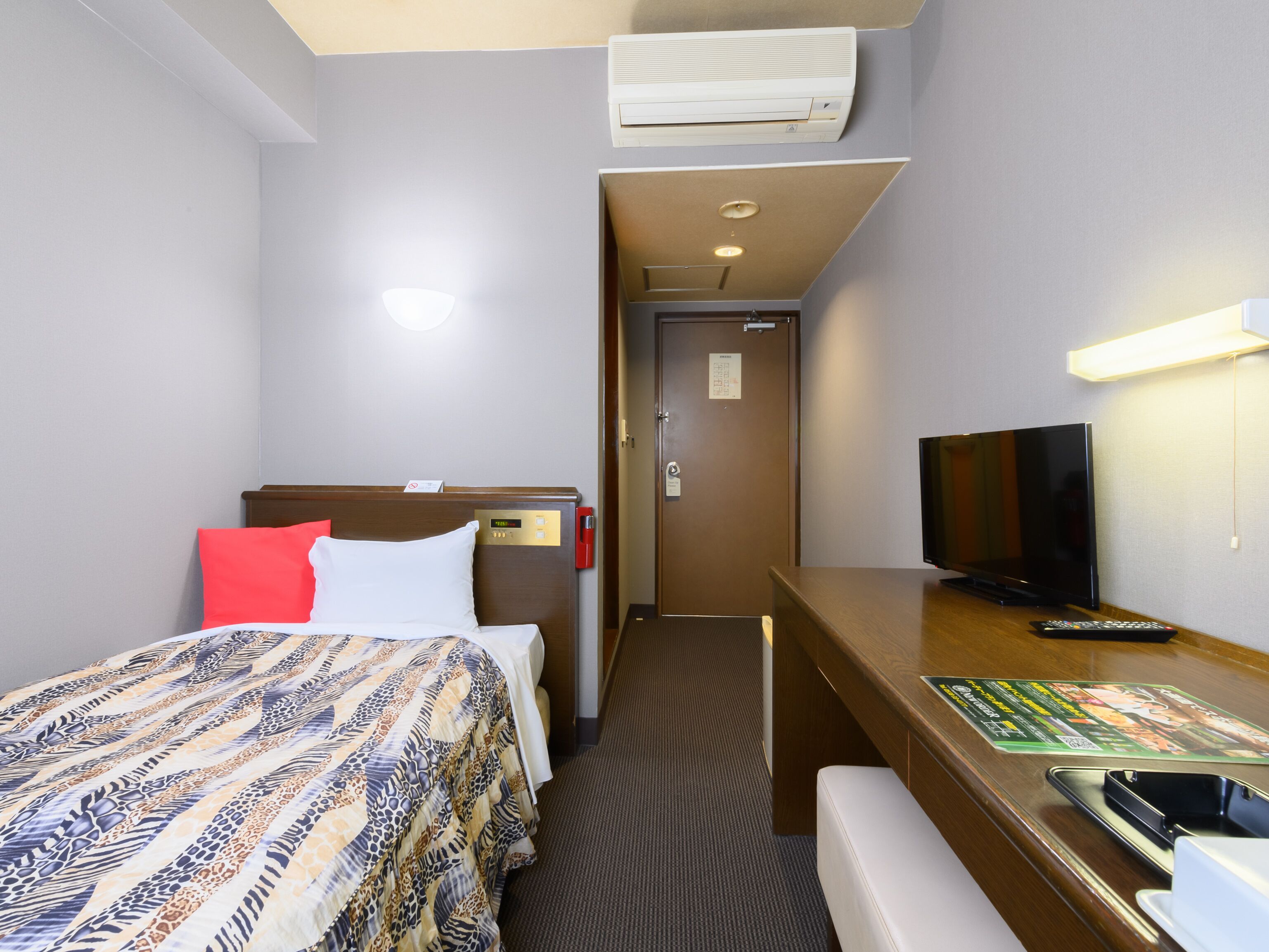 Tabist IWATA Station Hotel