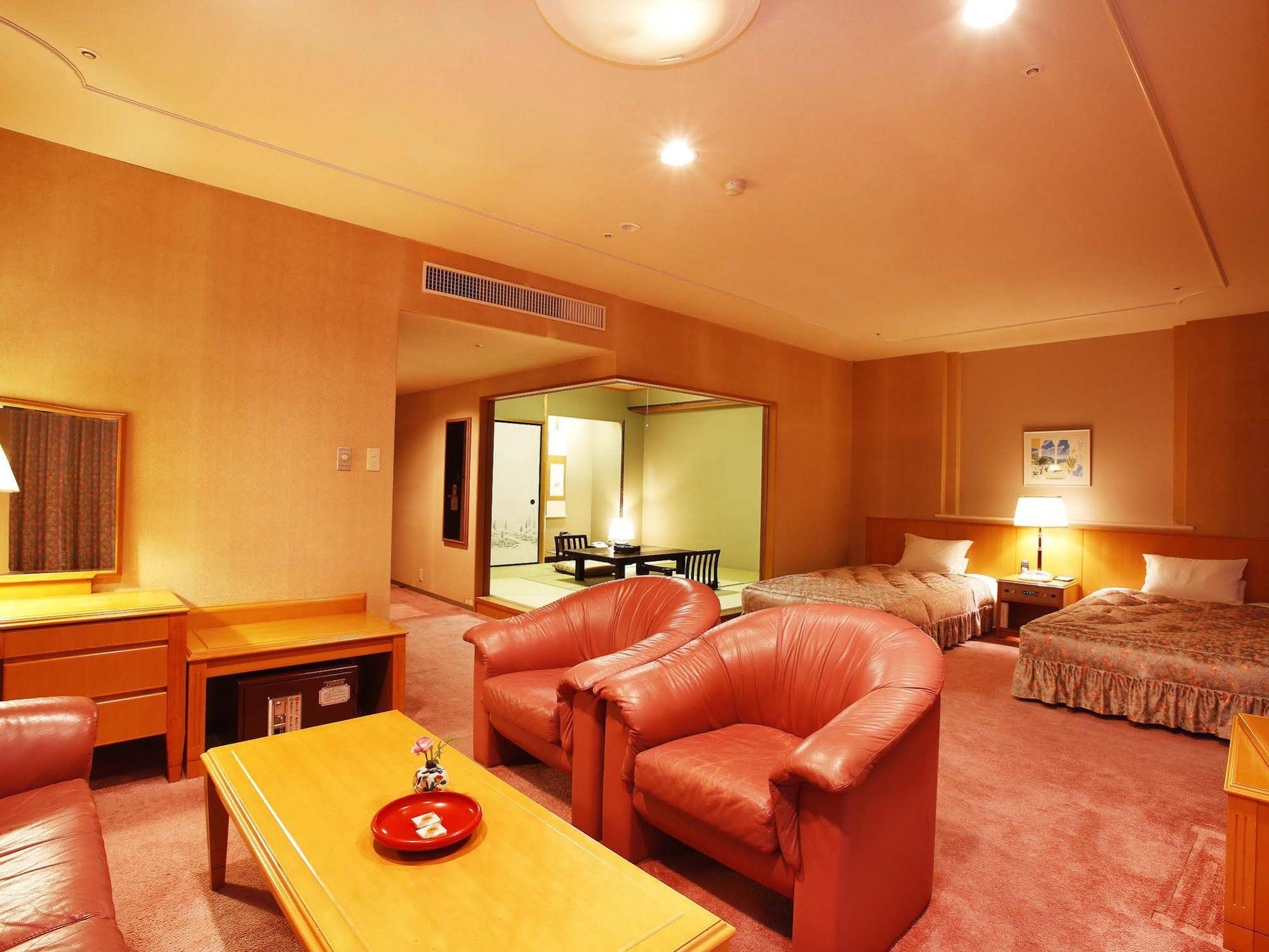 Kajikaso Royal Hotel