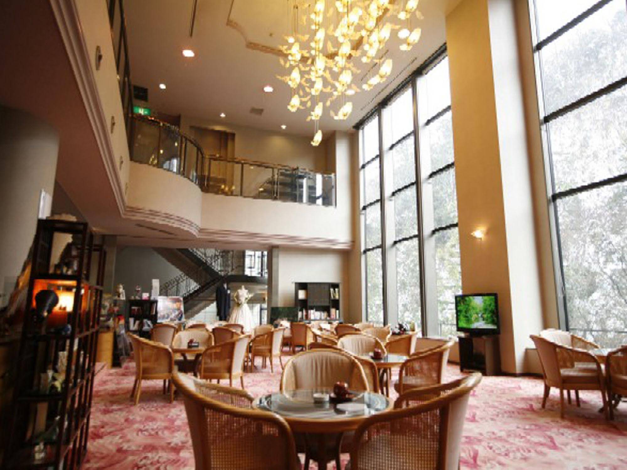 Kajikaso Royal Hotel