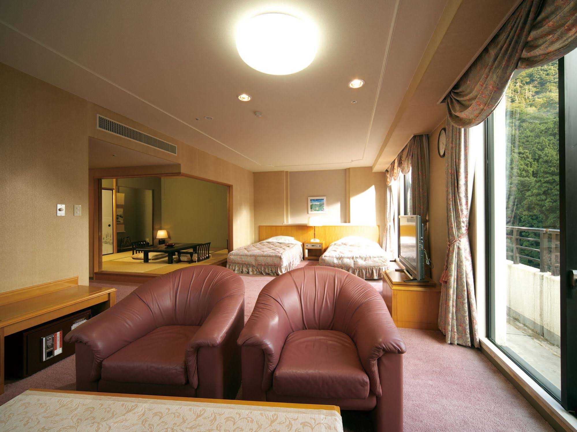 Kajikaso Royal Hotel