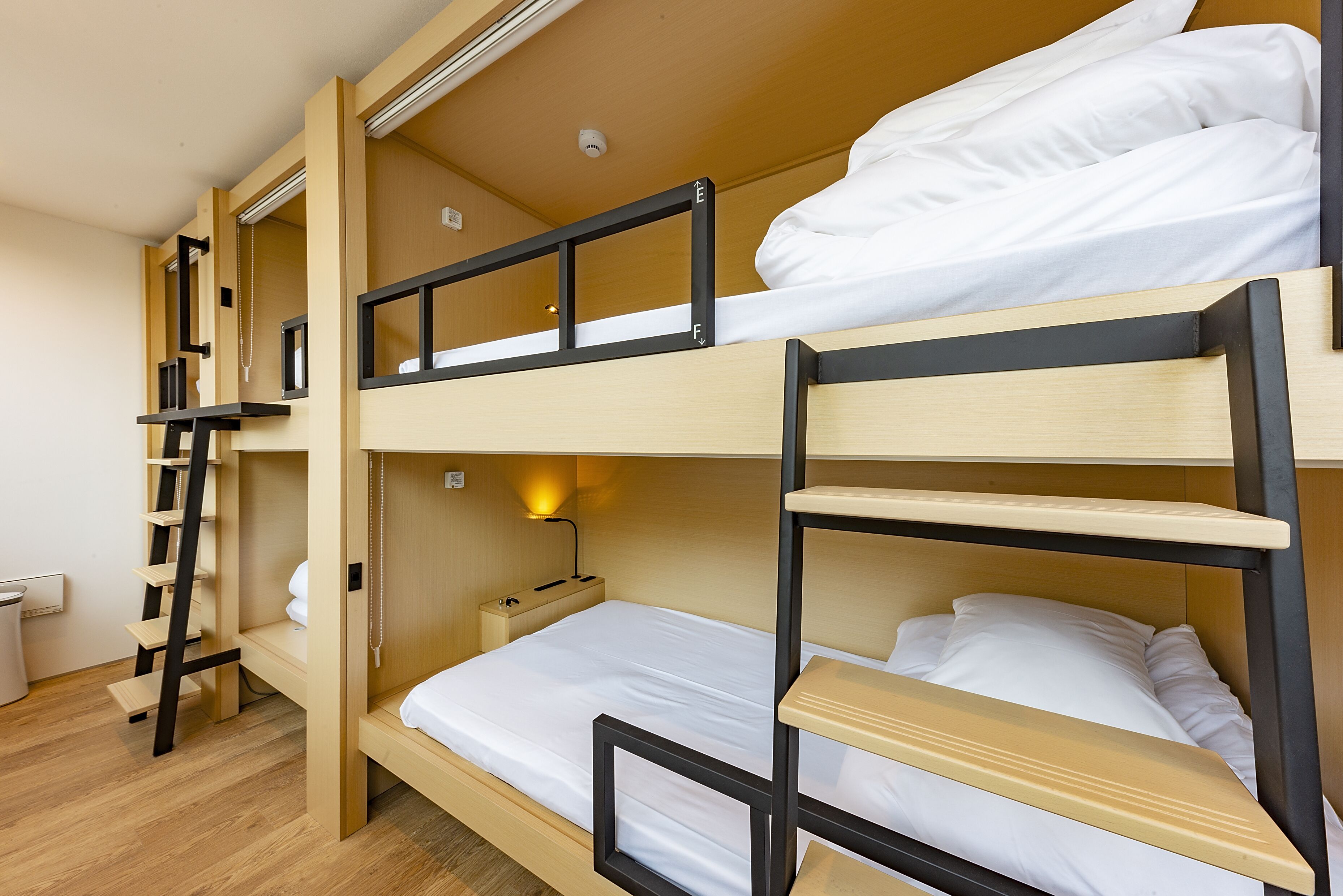Plat hostel keikyu kamakura wave