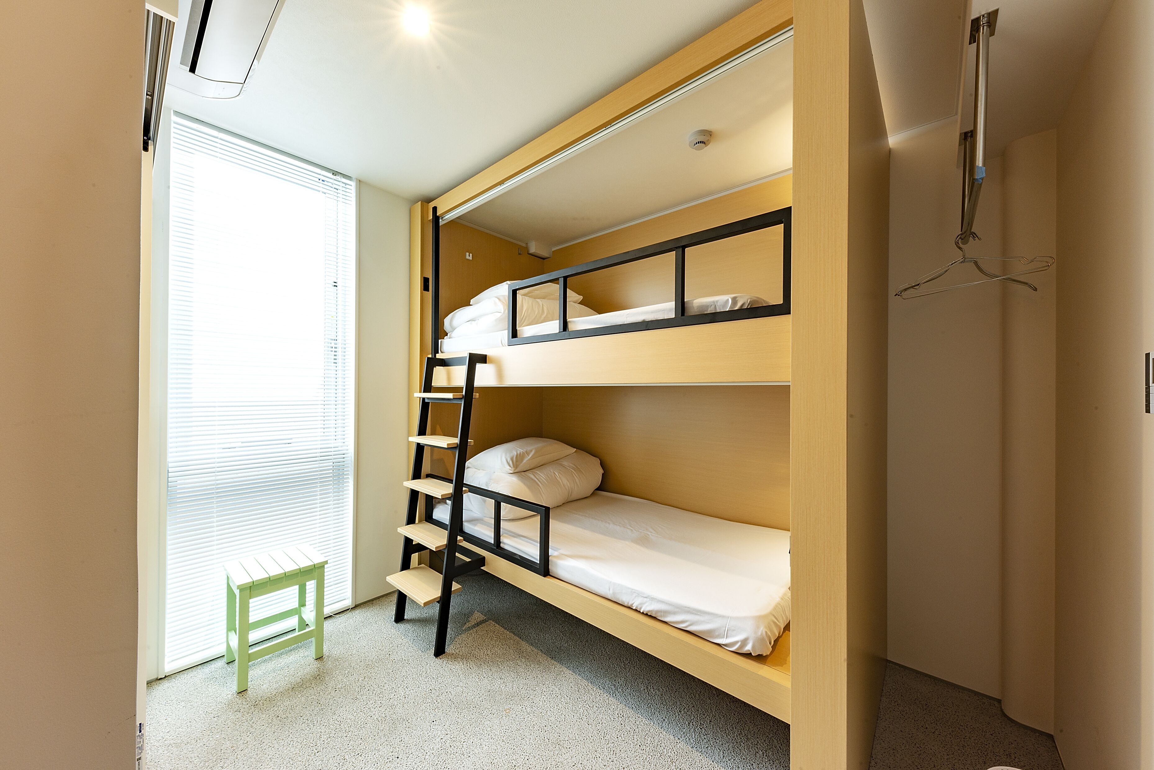 Plat hostel keikyu kamakura wave