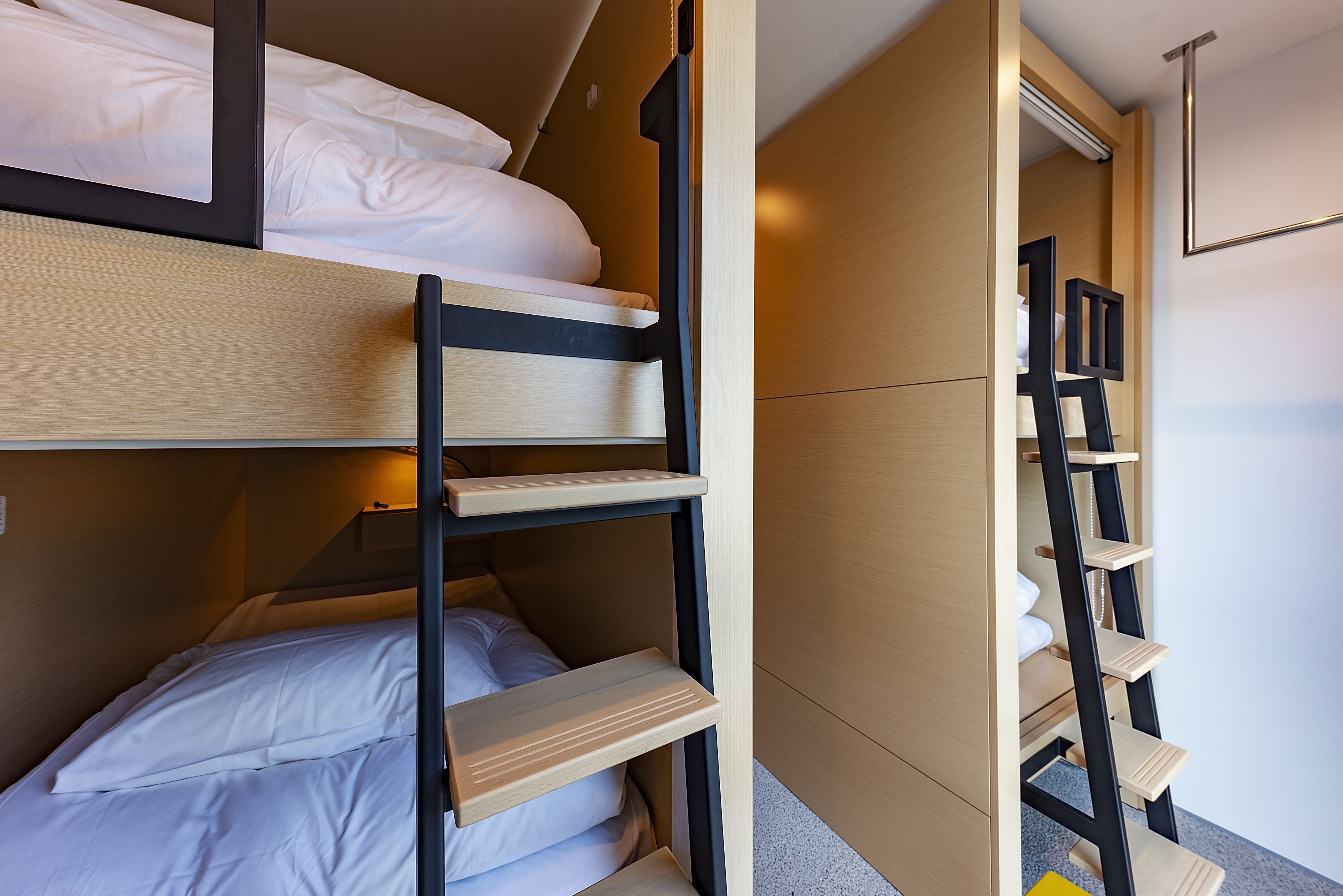 Plat hostel keikyu kamakura wave