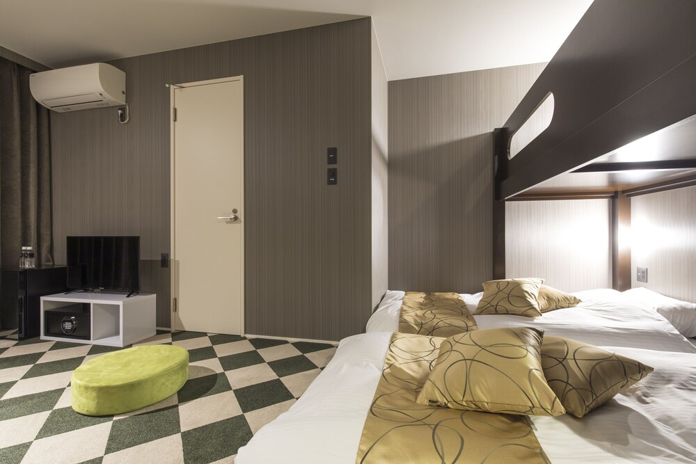 Granrina Kanazawa Hobo Ekimae Hotel