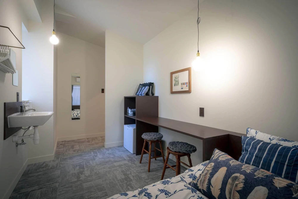 Hotel Trim-Caters To Women