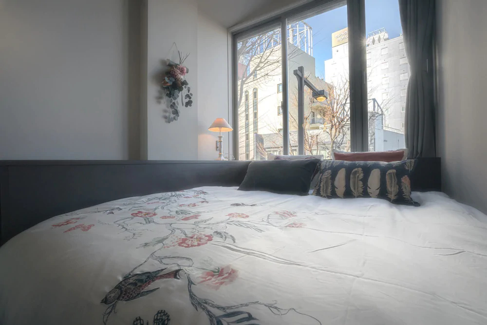 Hotel Trim-Caters To Women