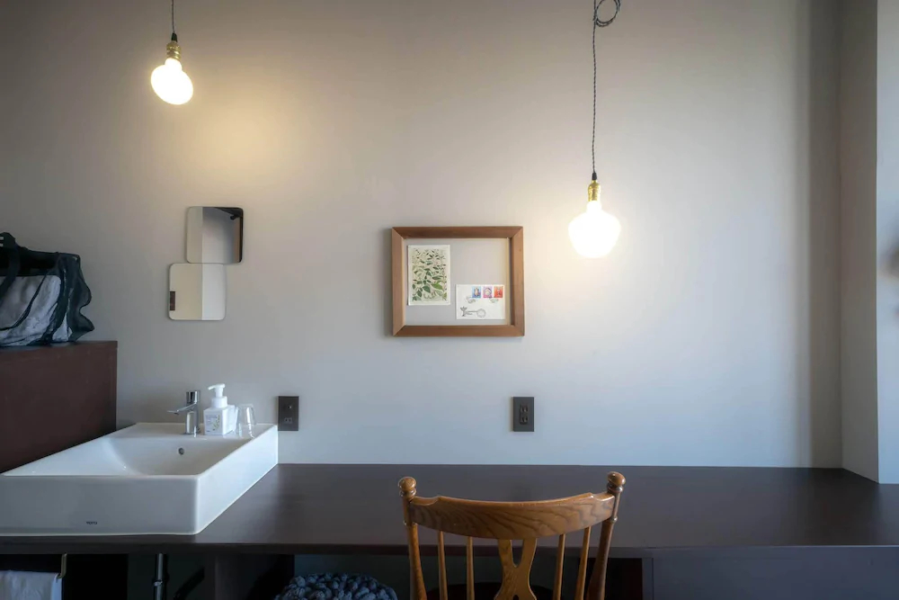 Hotel Trim-Caters To Women