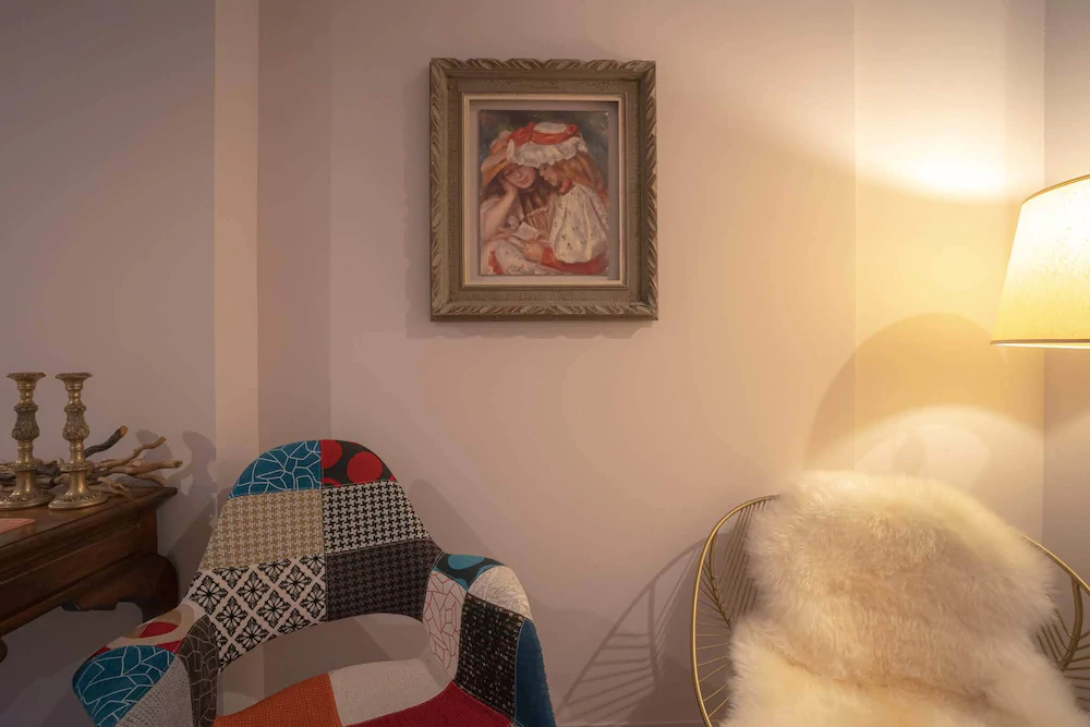 Hotel Trim-Caters To Women