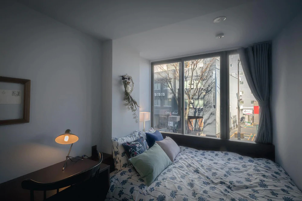 Hotel Trim-Caters To Women