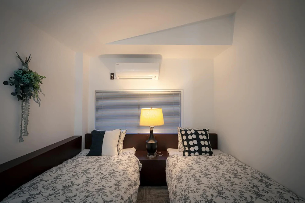 Hotel Trim-Caters To Women