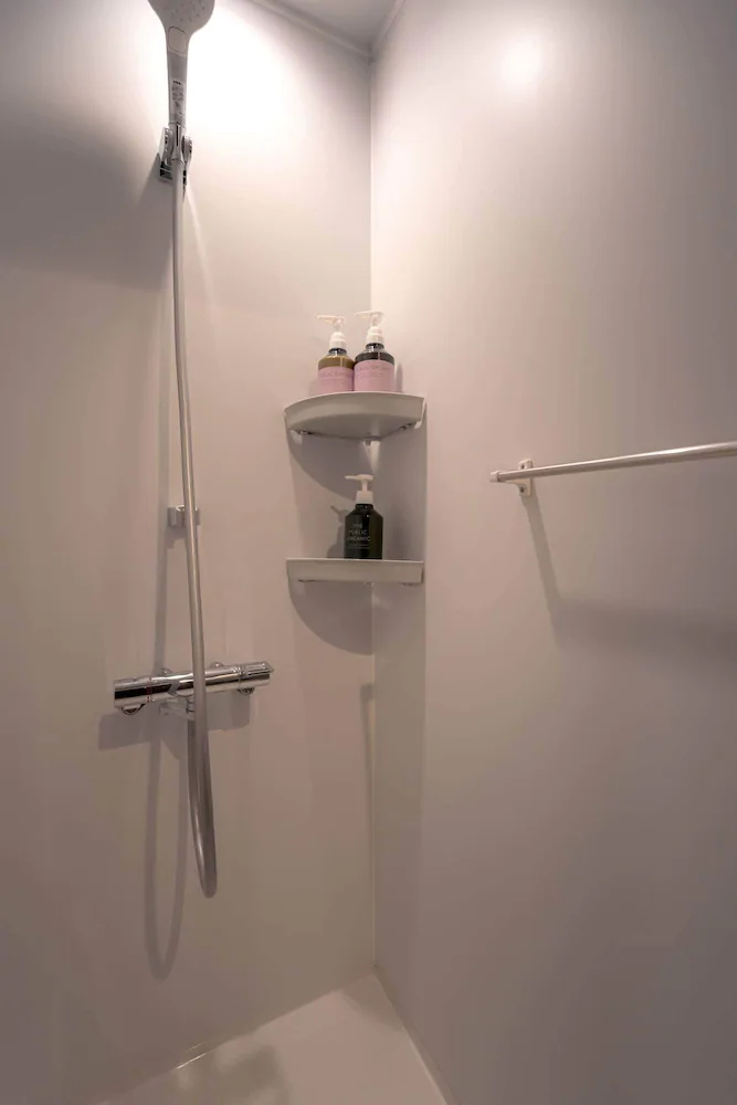 Hotel Trim-Caters To Women