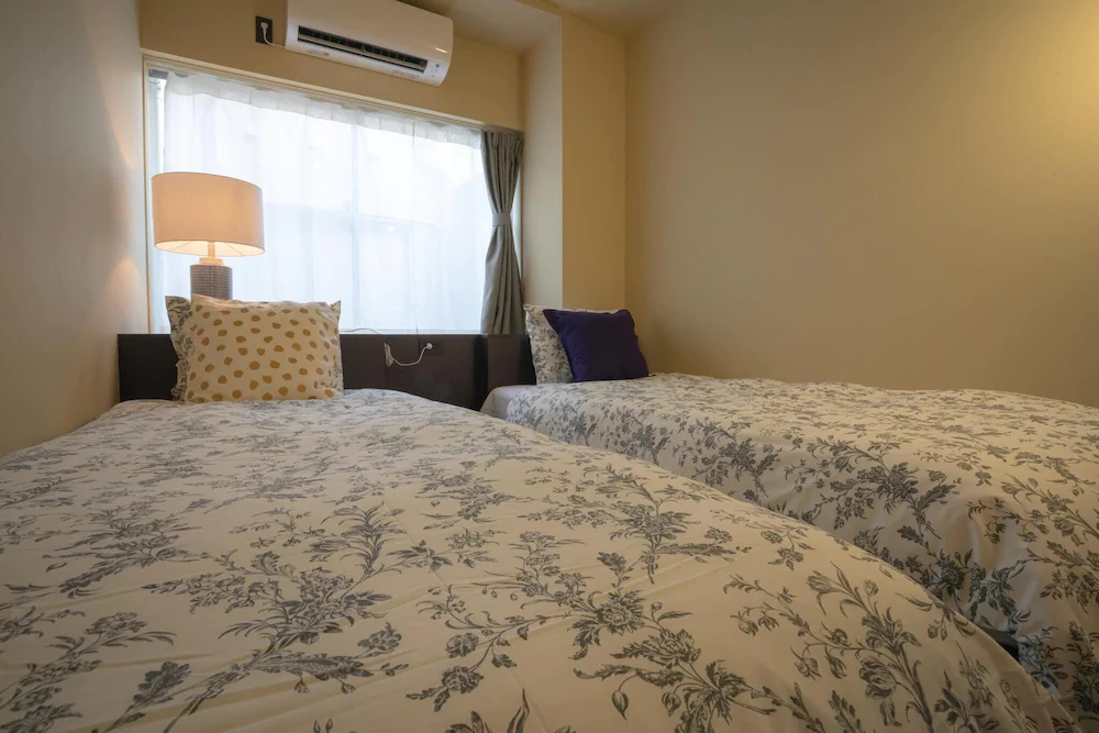 Hotel Trim-Caters To Women