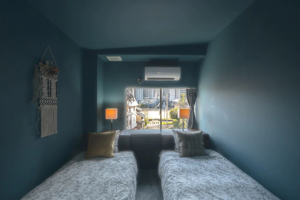 Hotel Trim-Caters To Women