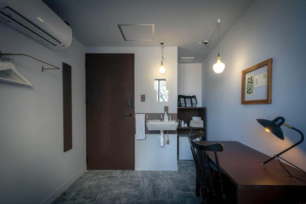 Hotel Trim-Caters To Women