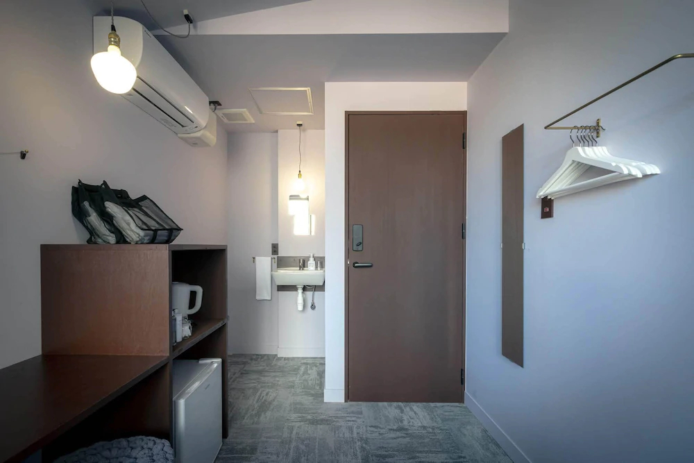 Hotel Trim-Caters To Women