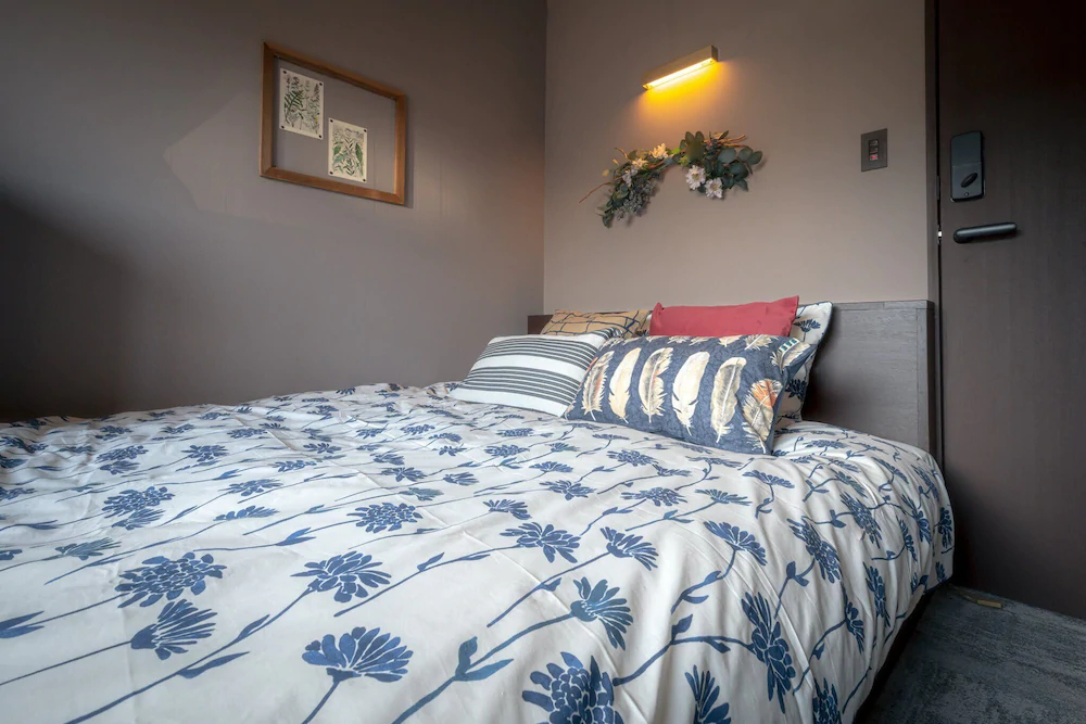 Hotel Trim-Caters To Women