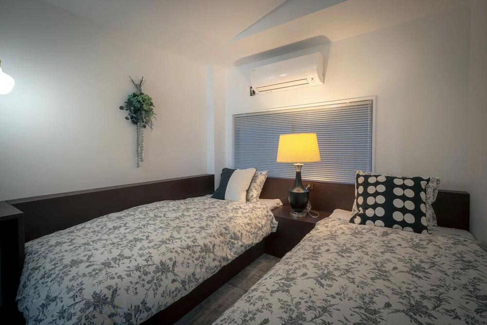 Hotel Trim-Caters To Women